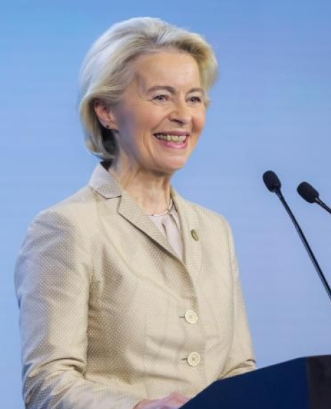 Ursula von der Leyen speaking at a lectern